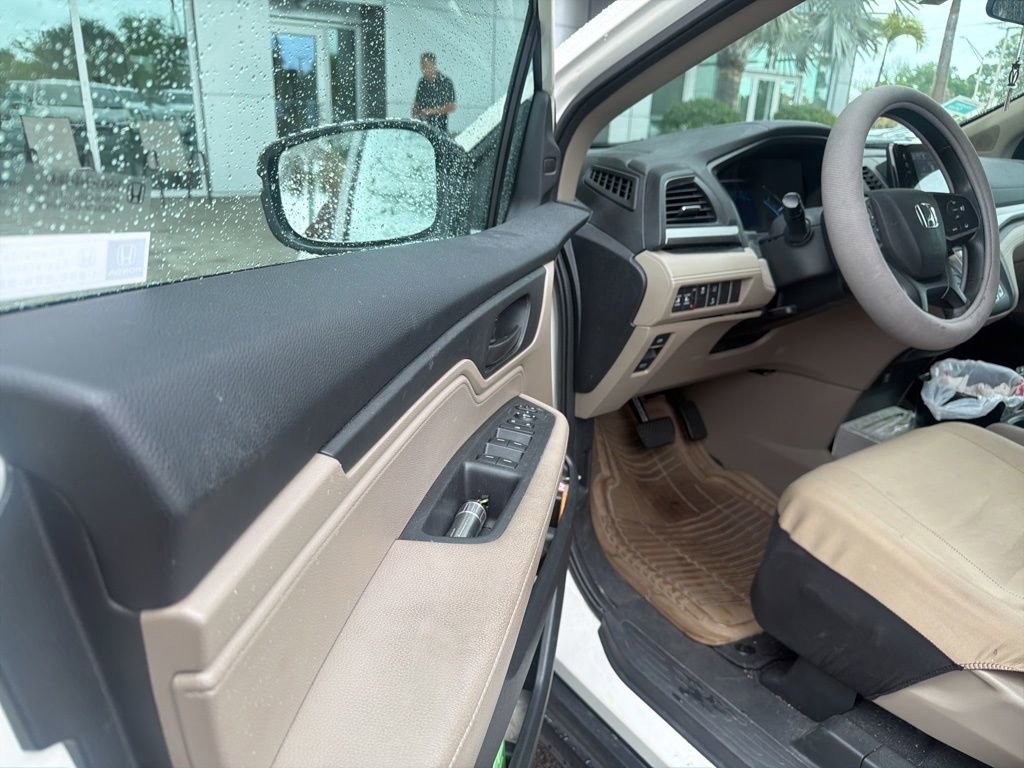 Used 2018 Honda Odyssey EX image 5
