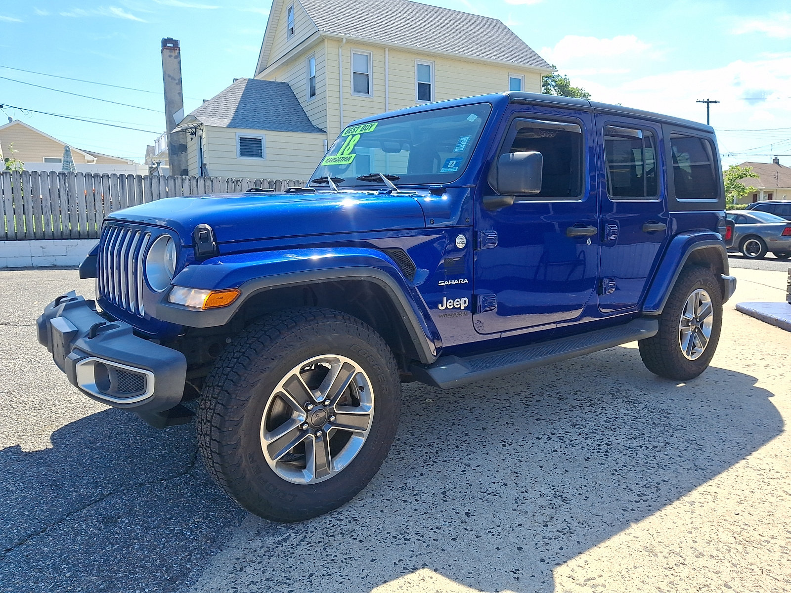 Used 2018 Jeep Wrangler Unlimited Sahara AWD/4WD image 3