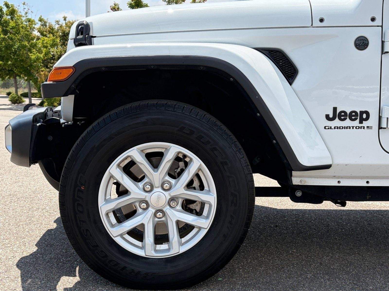 Used 2023 Jeep Gladiator Sport AWD/4WD image 11