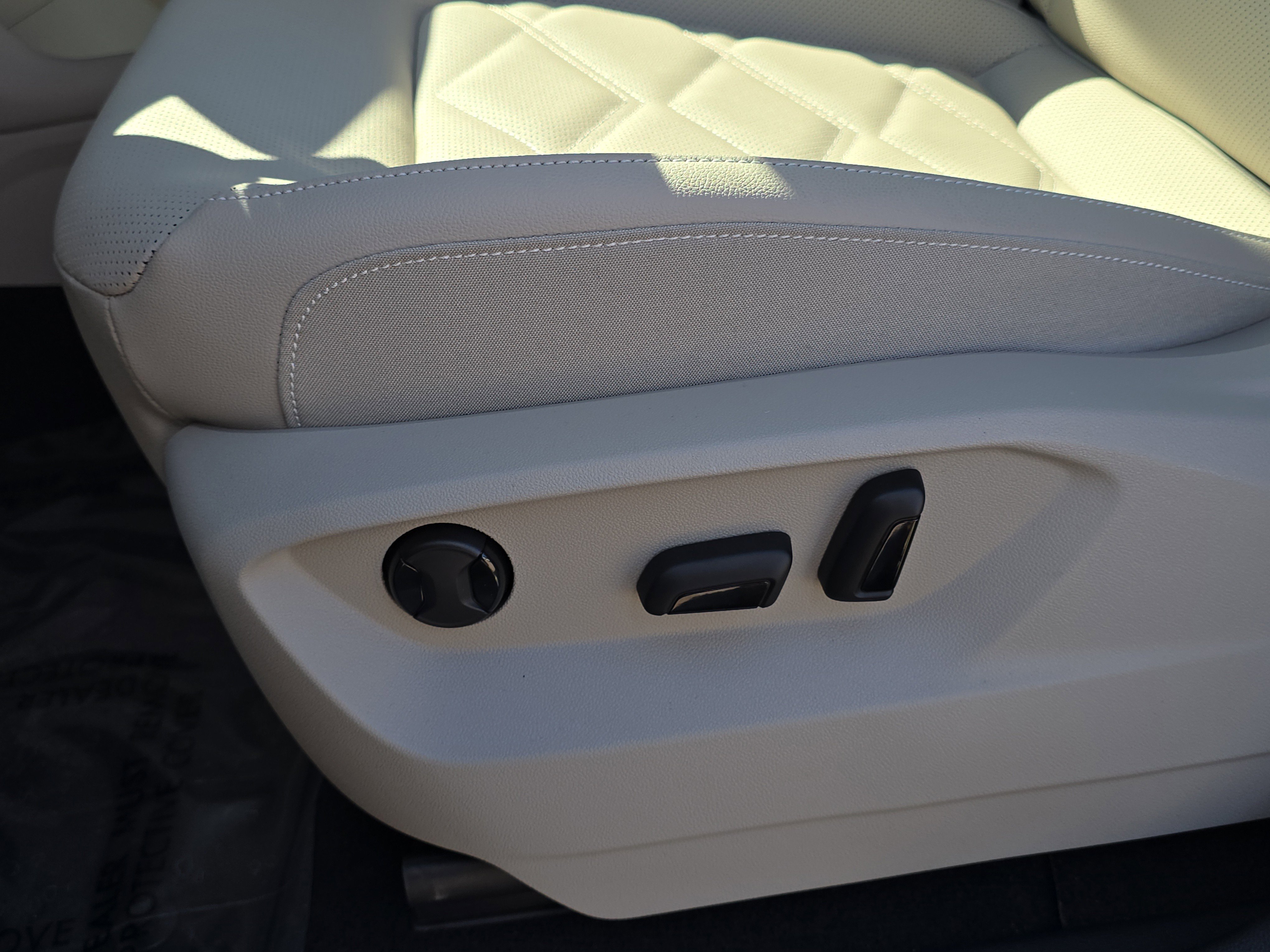 New 2026 Volkswagen Atlas SE image 21