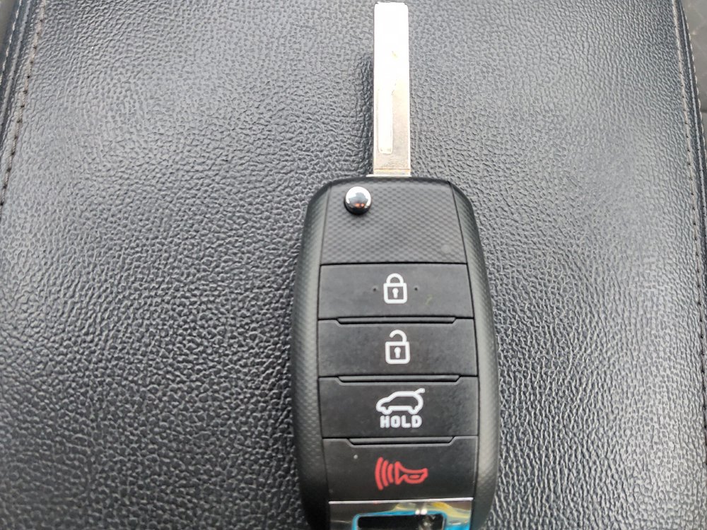 Used 2020 Kia Sorento L FWD image 32