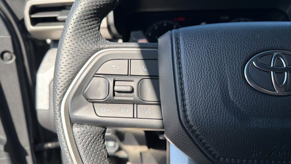 Used 2025 Toyota Tacoma Trailhunter w/ Tow Tech Package image 21