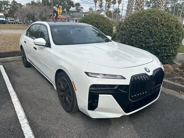 Used 2025 BMW 760i xDrive w/ Executive Package image 3