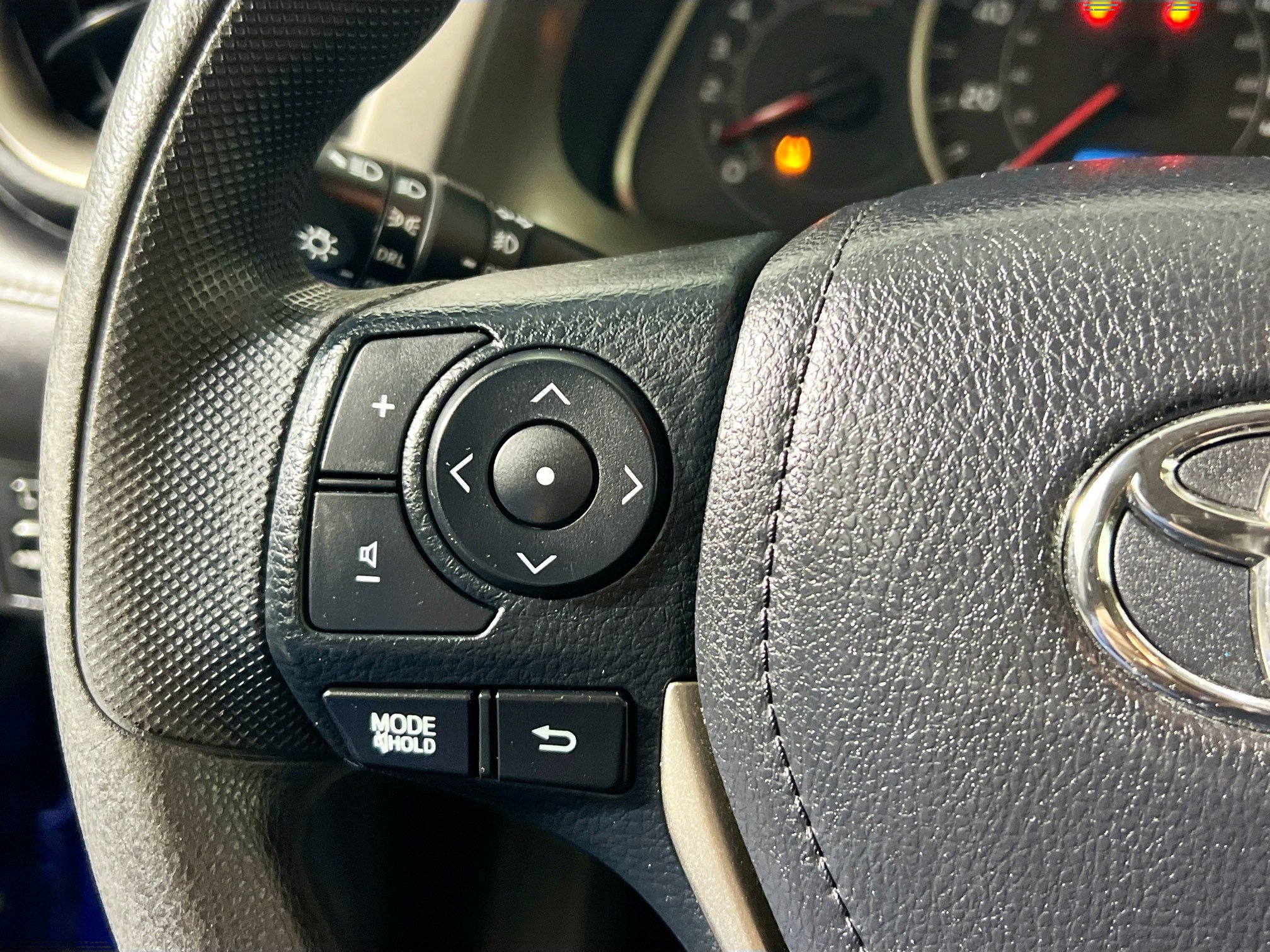 Used 2015 Toyota RAV4 XLE image 18