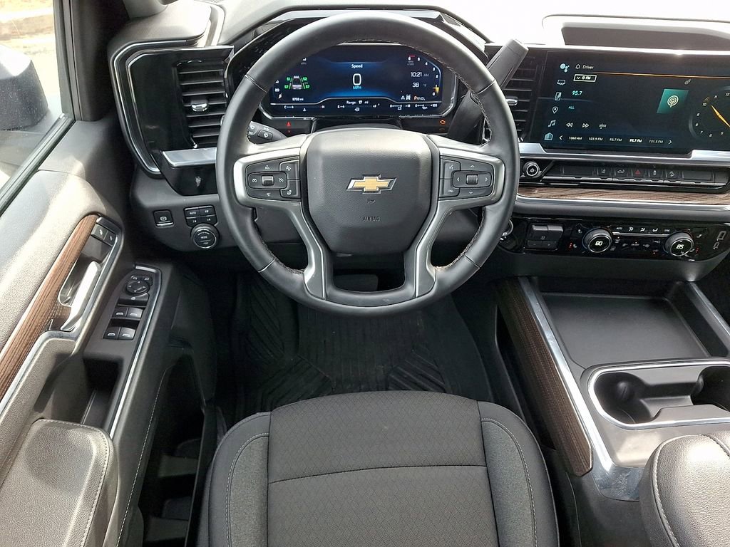 Used 2025 Chevrolet Silverado 2500 LT image 11