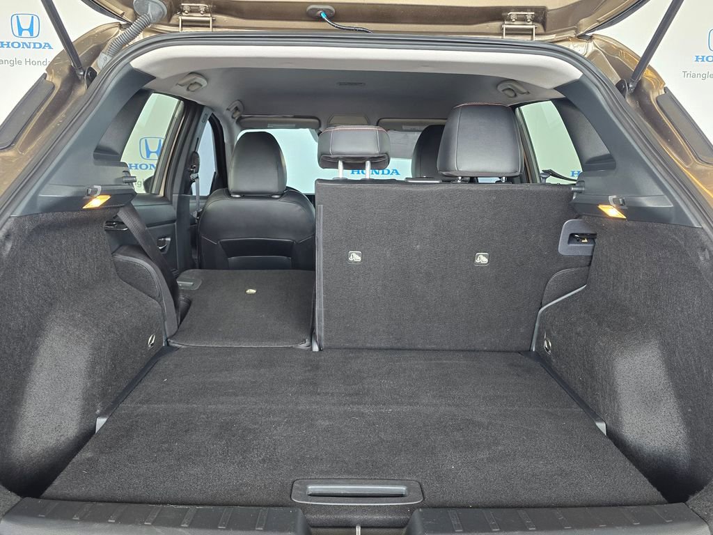 Used 2025 Nissan Kicks SR FWD image 58