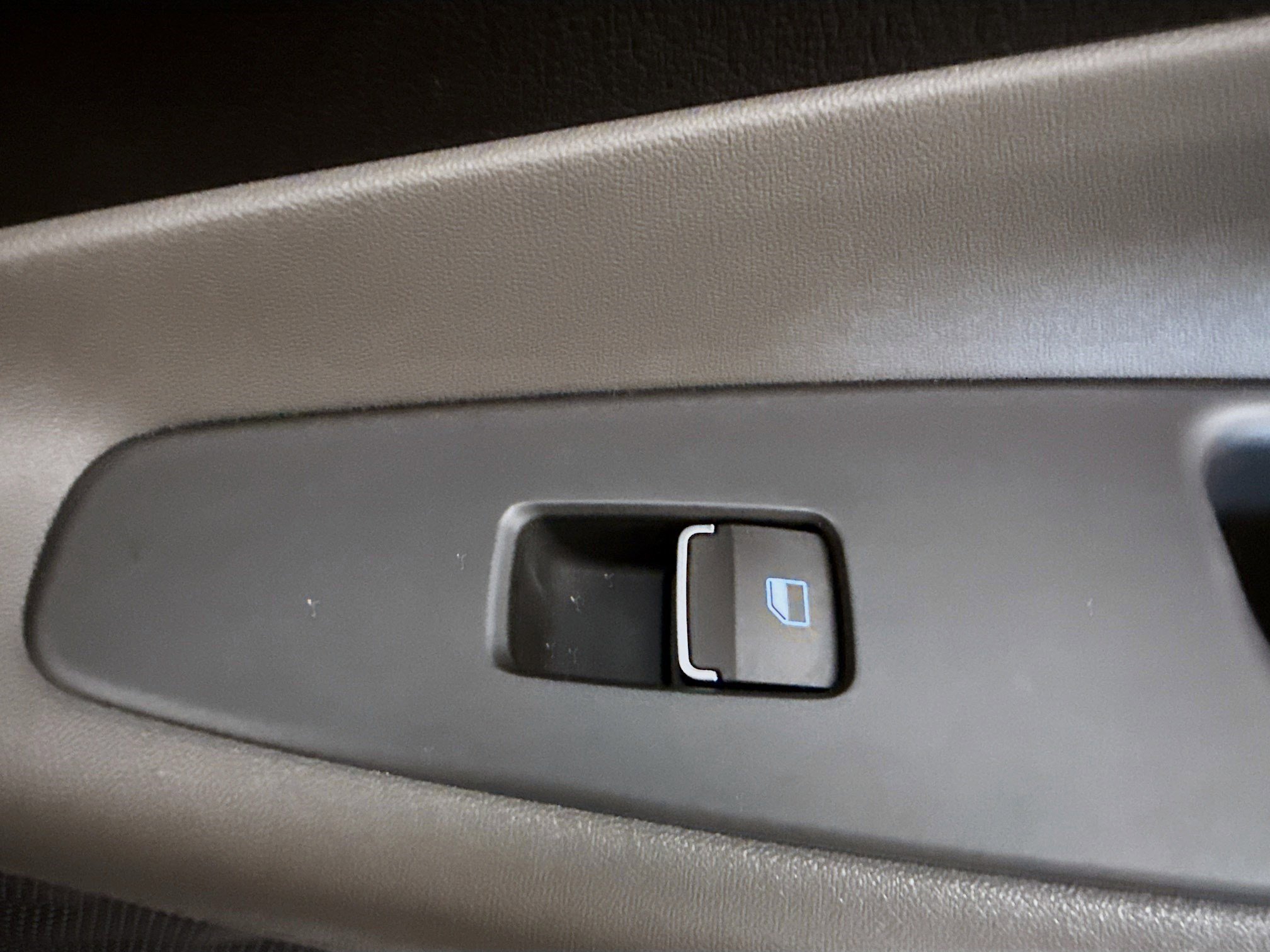 Used 2020 Hyundai Santa Fe SE image 30