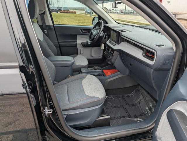 Used 2022 Ford Maverick XLT image 4