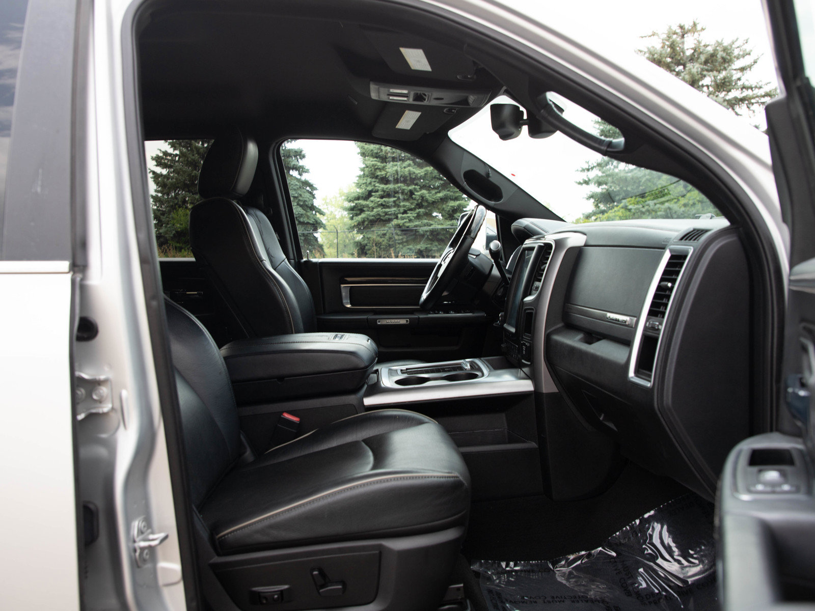 Used 2017 RAM 2500 Limited AWD/4WD image 11