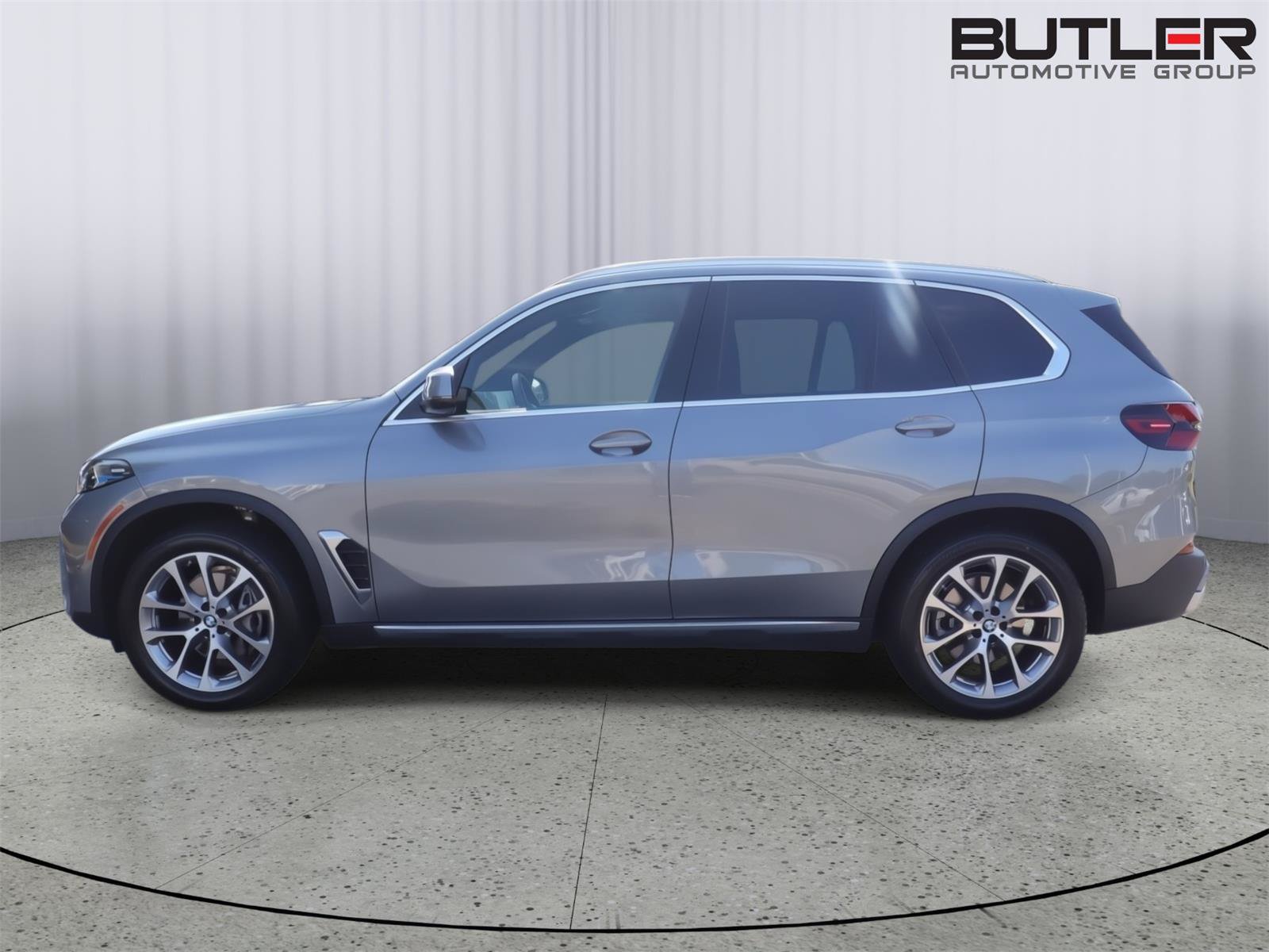 Used 2024 BMW X5 sDrive40i w/ Premium Package RWD image 3