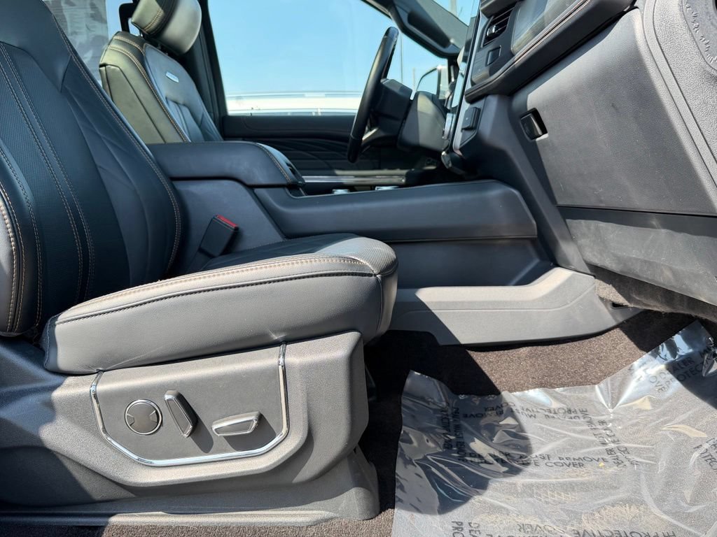 Used 2023 Ford Expedition Platinum AWD/4WD image 35