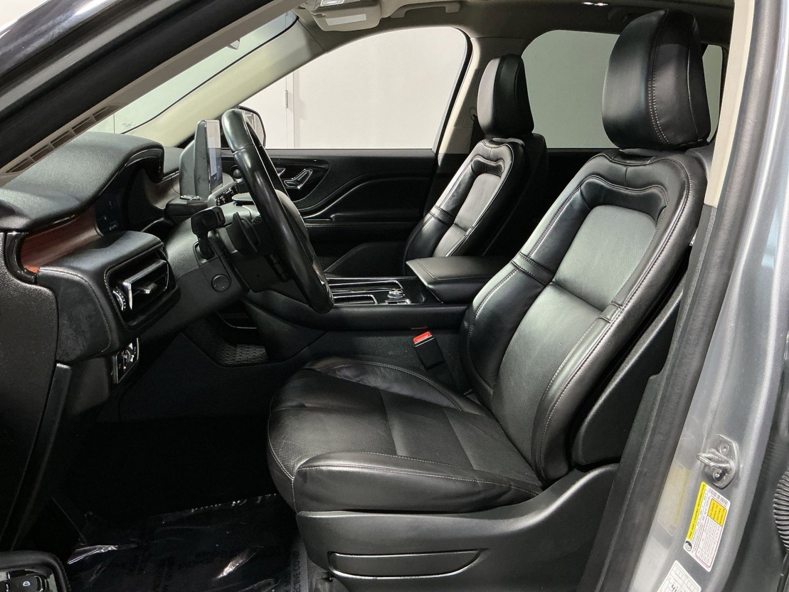Used 2023 Lincoln Aviator Reserve image 21
