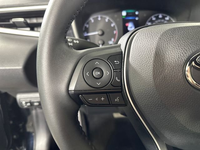 Used 2025 Toyota Corolla SE w/ SE Package image 15