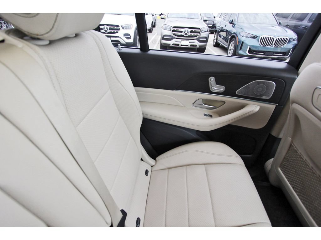 Used 2020 Mercedes-Benz GLS 450 4MATIC image 11