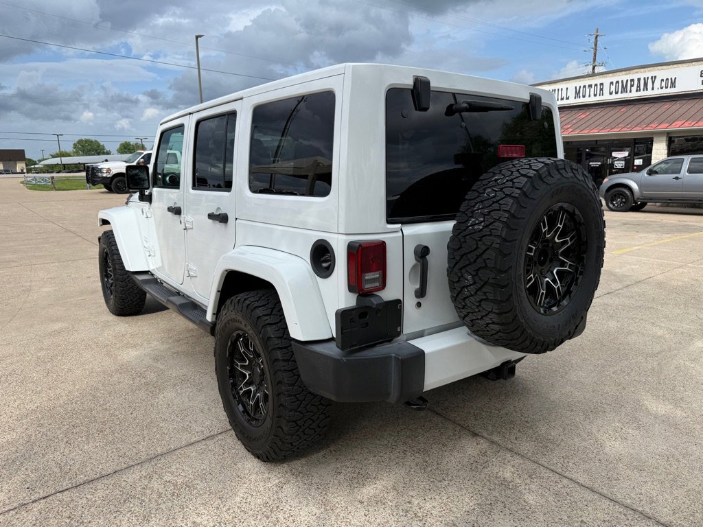 Used 2016 Jeep Wrangler Unlimited Sahara w/ Connectivity Group image 5