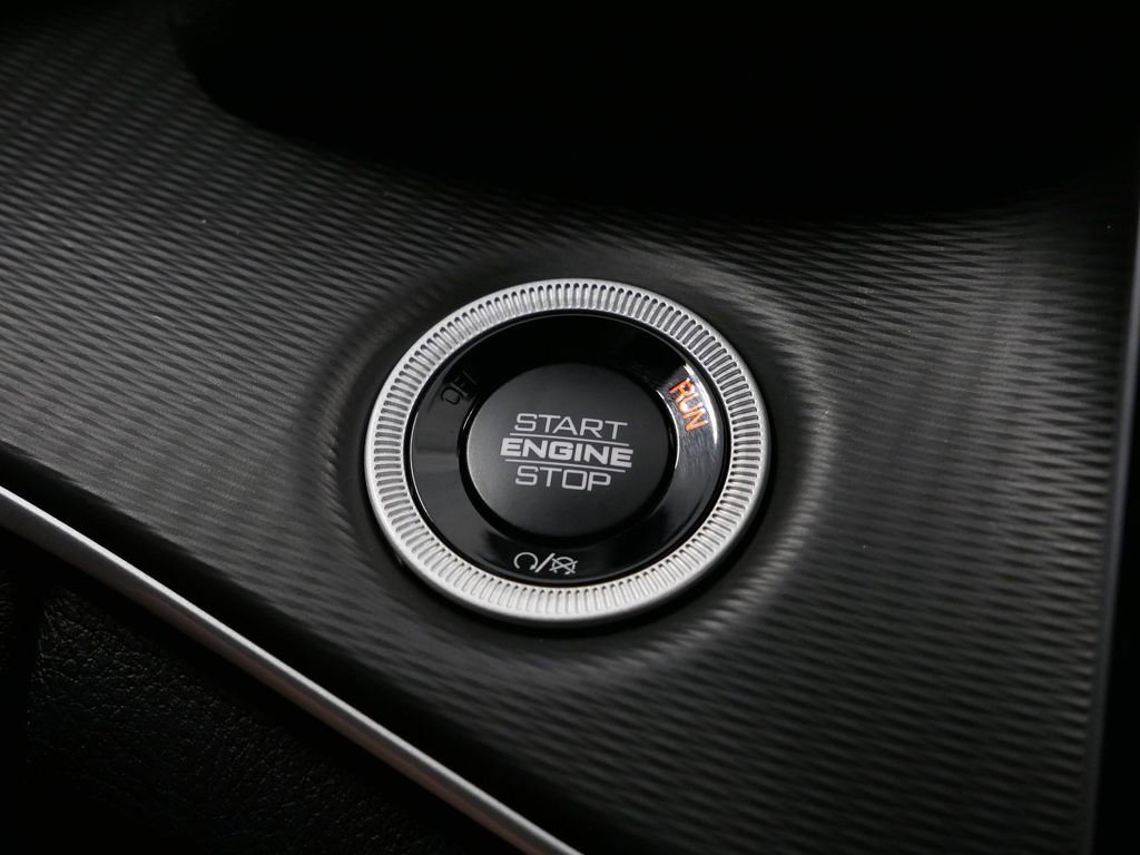 New 2025 Jeep Grand Cherokee Laredo w/ Luxury Tech Group I image 39