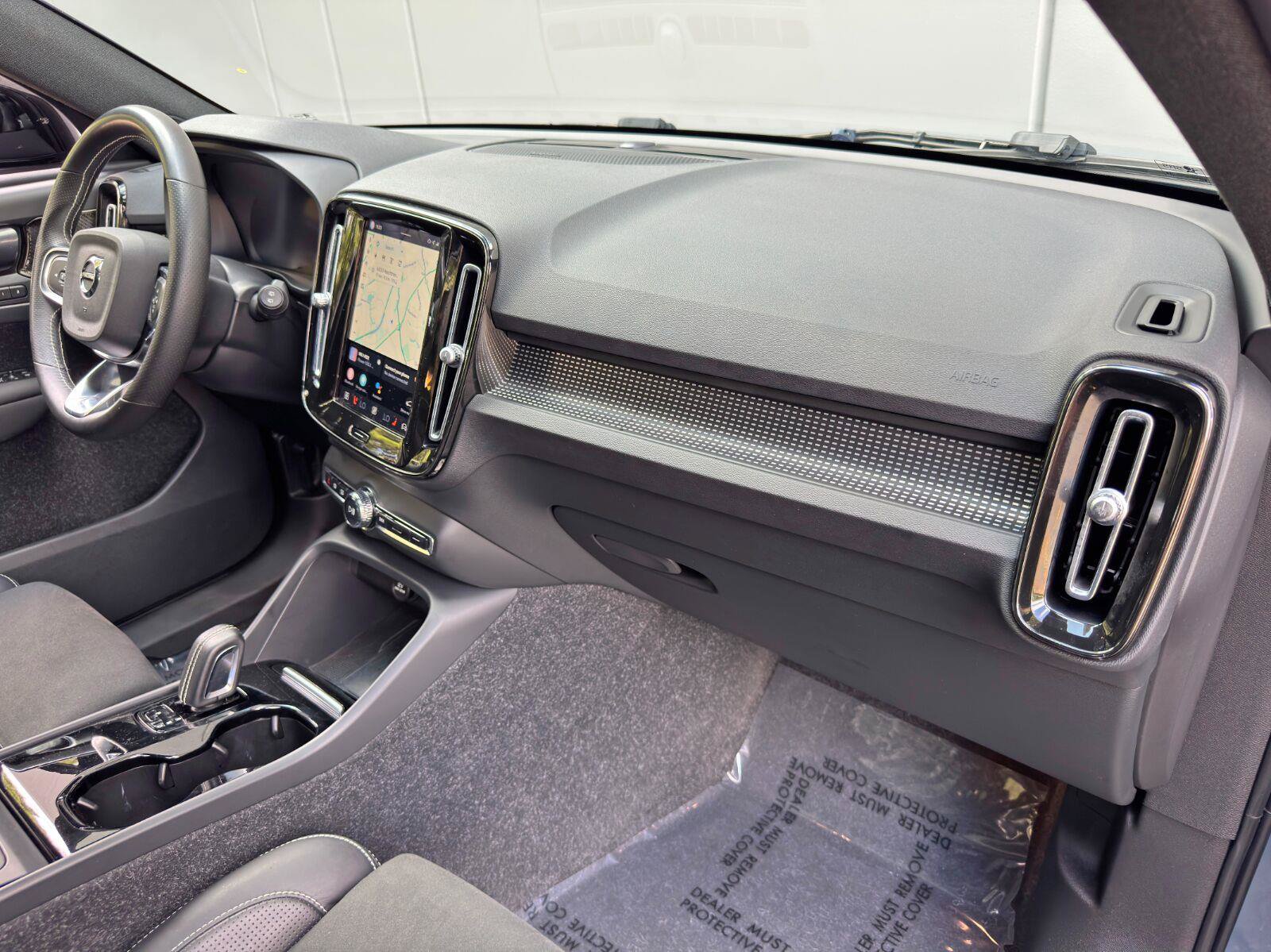 Used 2021 Volvo XC40 P8 Recharge w/ Advanced Package AWD/4WD image 15