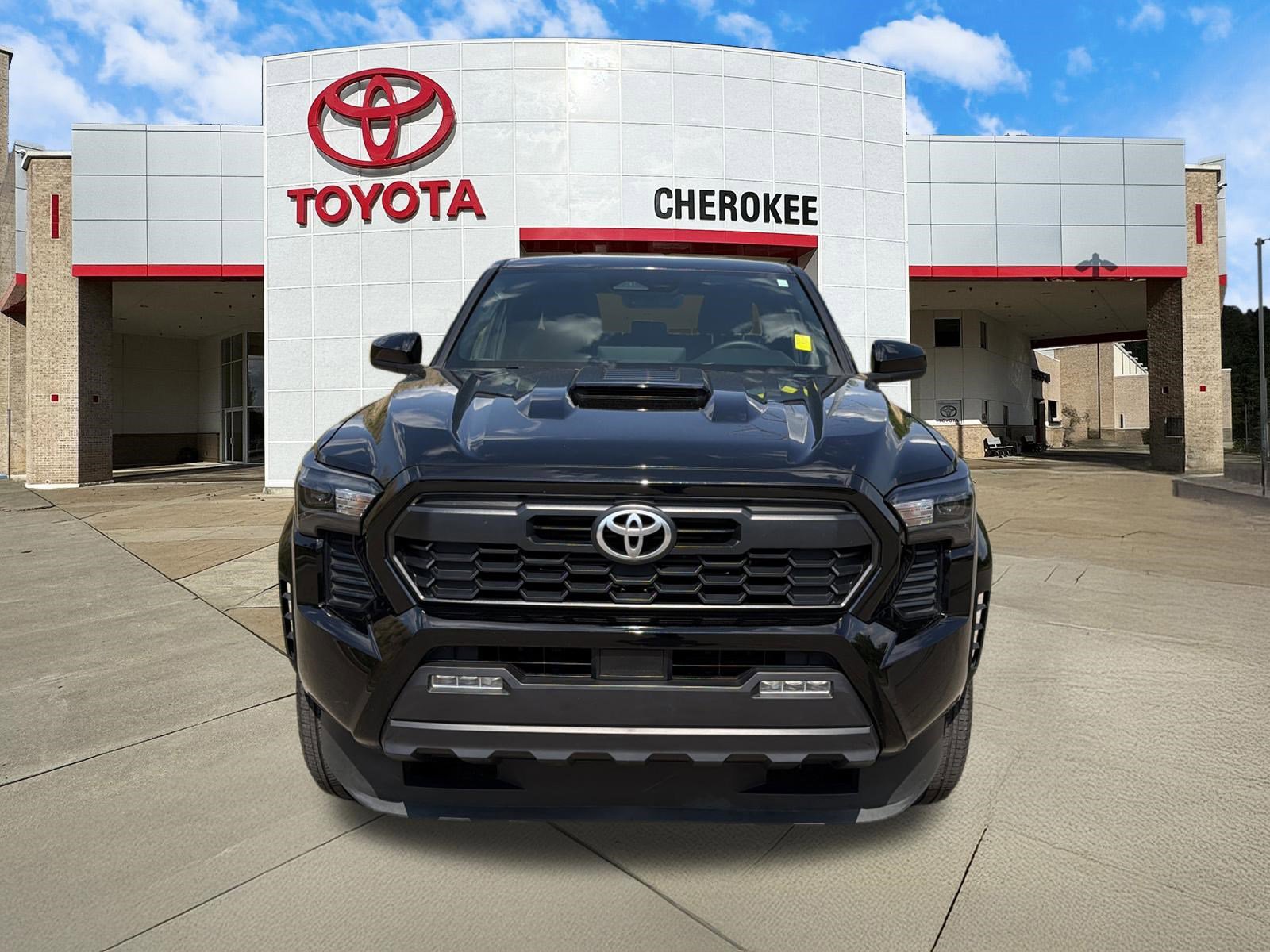 Used 2025 Toyota Tacoma TRD Sport AWD/4WD image 2