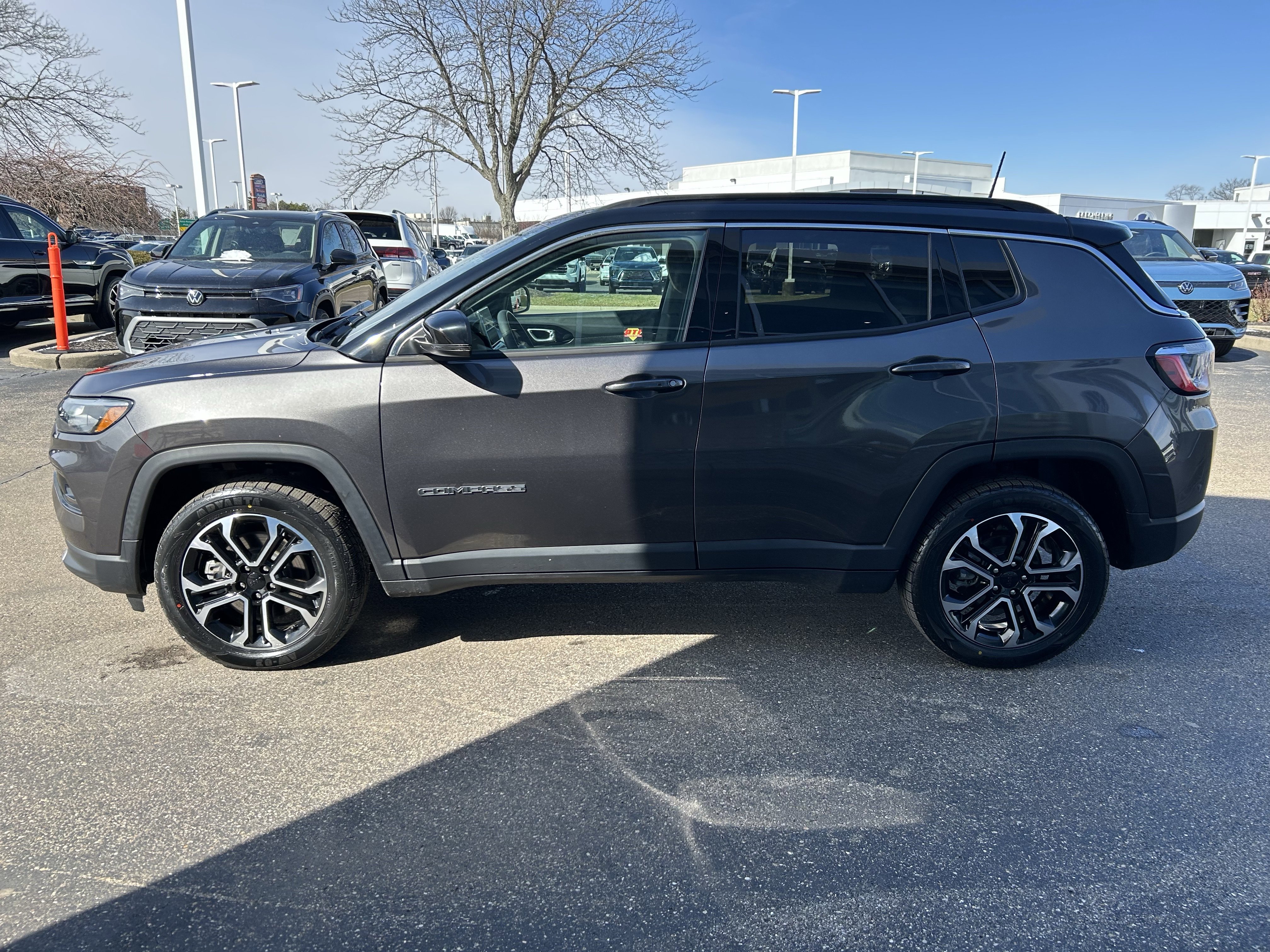 Used 2023 Jeep Compass Limited image 4