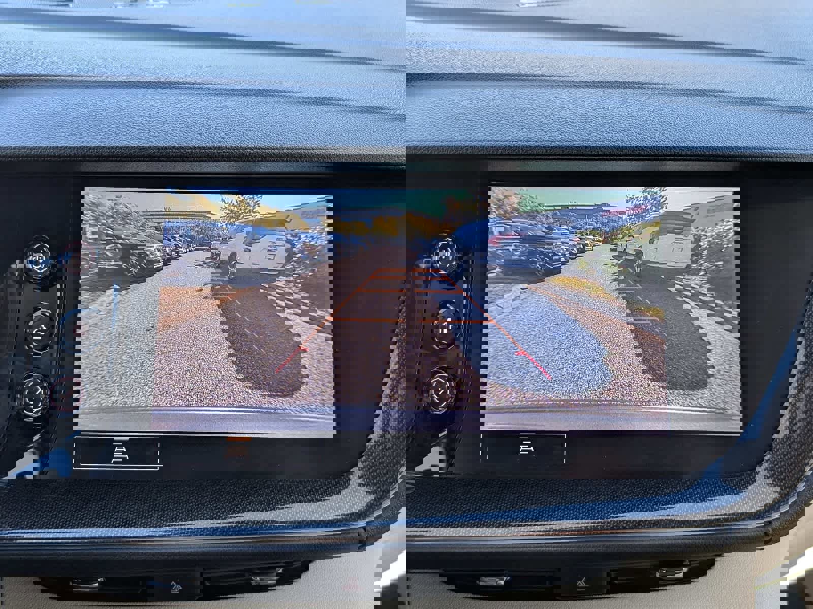 Used 2021 Buick Envision Essence image 30