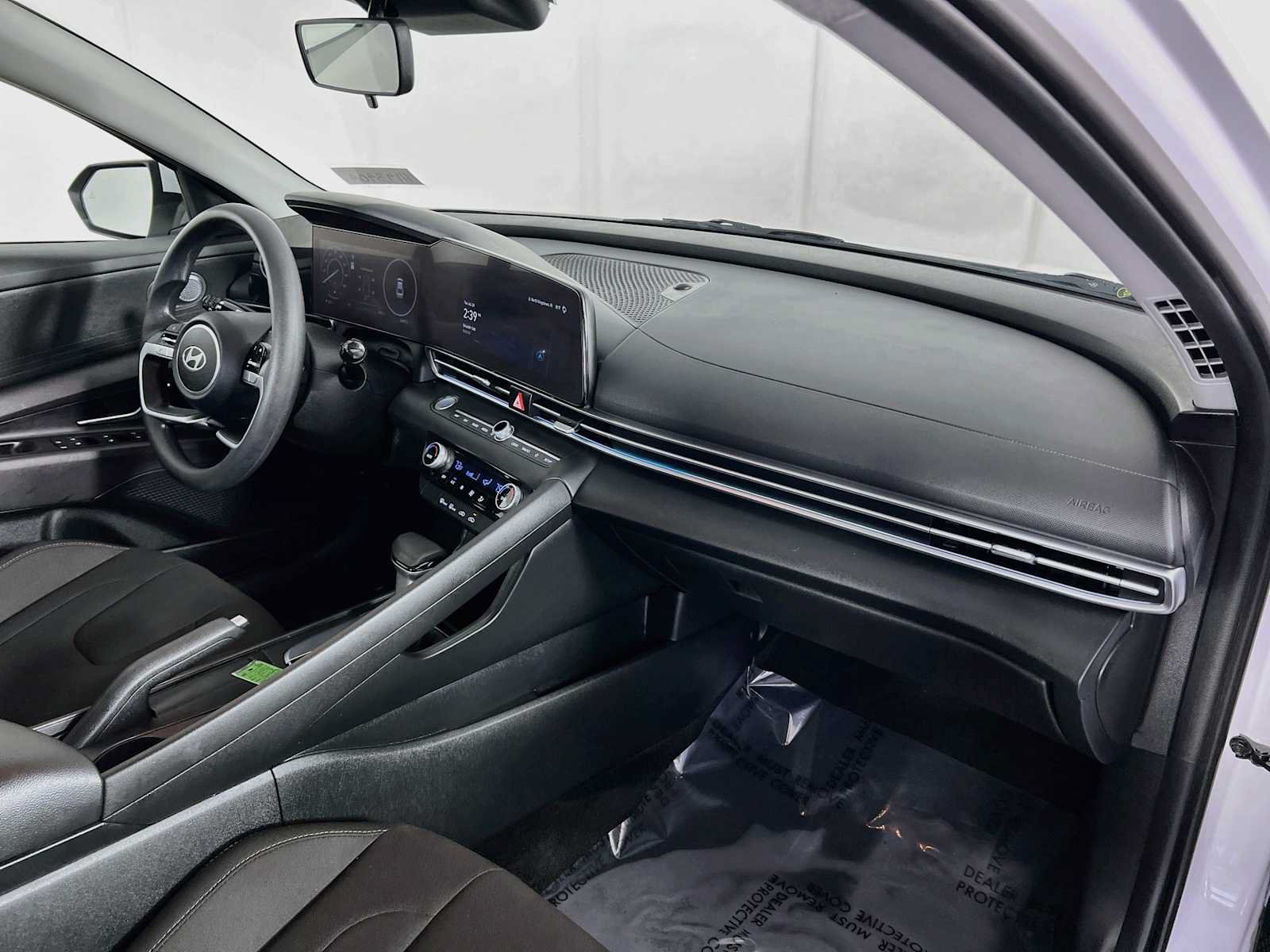 Certified 2024 Hyundai Elantra SEL FWD image 28