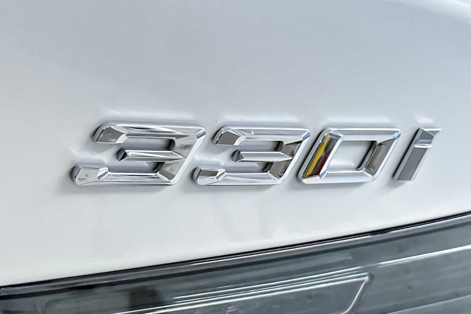 Used 2025 BMW 330i xDrive Sedan w/ Convenience Package image 27