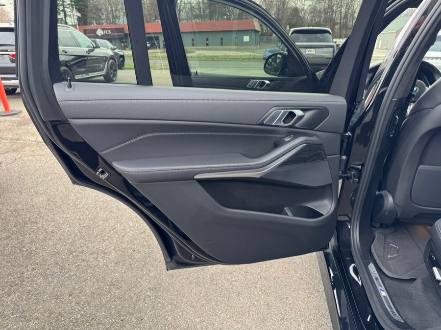 Used 2022 BMW X7 xDrive40i w/ M Sport Package image 20