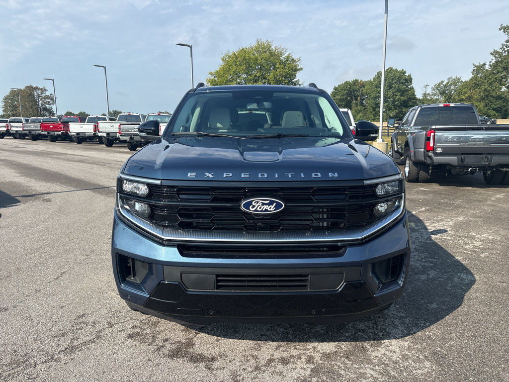 New 2027 Ford Expedition Platinum w/ Platinum Ultimate Package AWD/4WD image 2