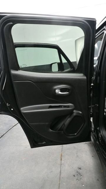 Used 2020 Jeep Renegade Altitude AWD/4WD image 15