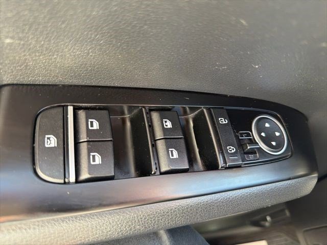 Used 2020 Kia Soul S FWD image 26