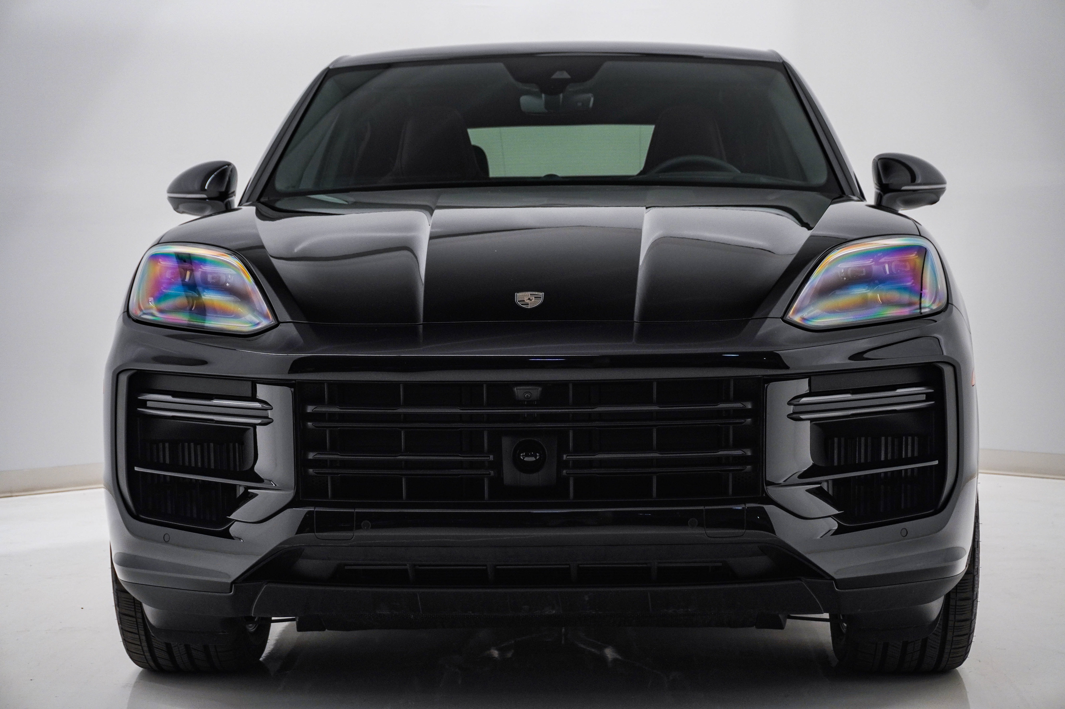 Certified 2025 Porsche Cayenne Turbo AWD/4WD image 6