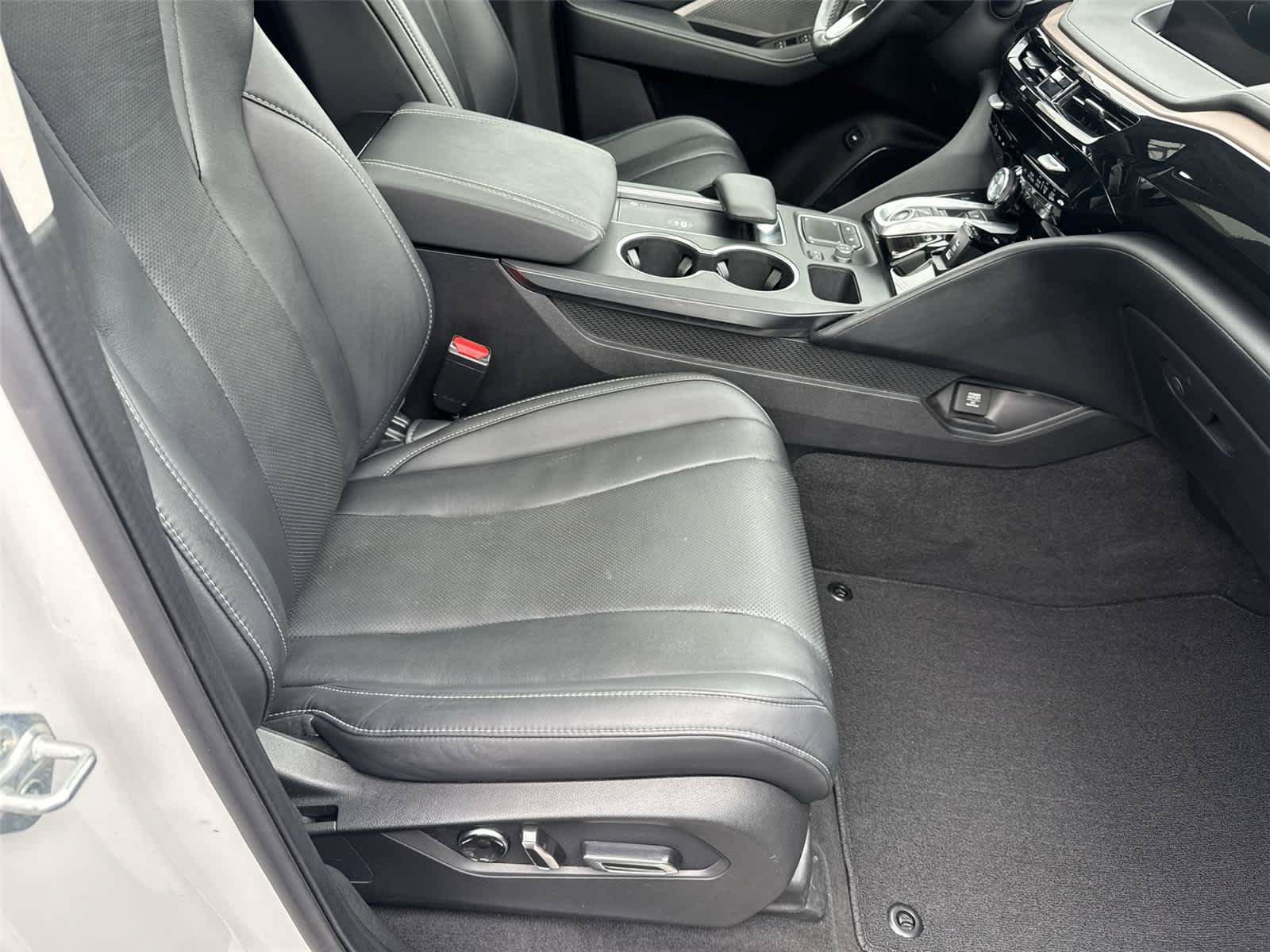 Used 2022 Acura MDX SH-AWD w/ Technology Package image 17