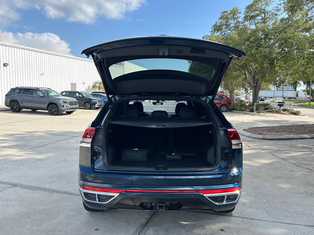 Certified 2021 Volkswagen Atlas Cross Sport SE AWD/4WD image 39