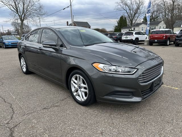 Used 2015 Ford Fusion SE FWD image 11