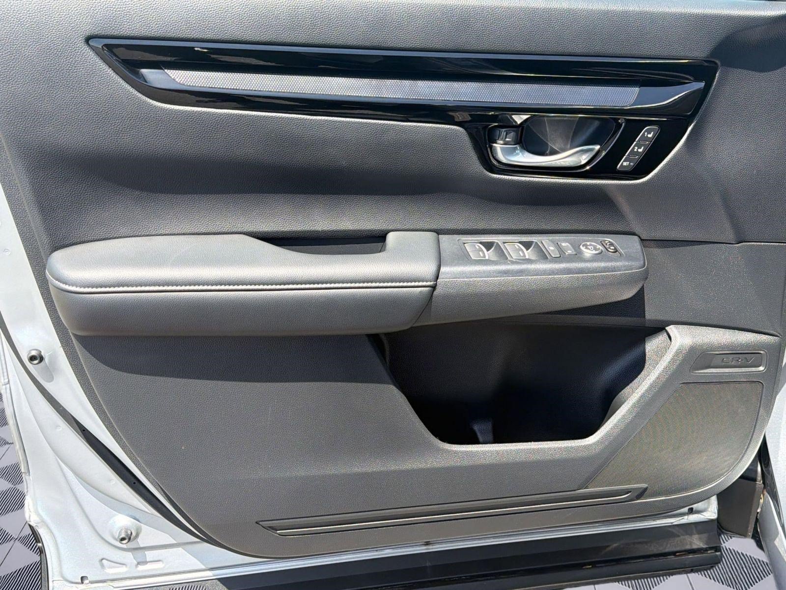 Used 2025 Honda CR-V EX-L image 12