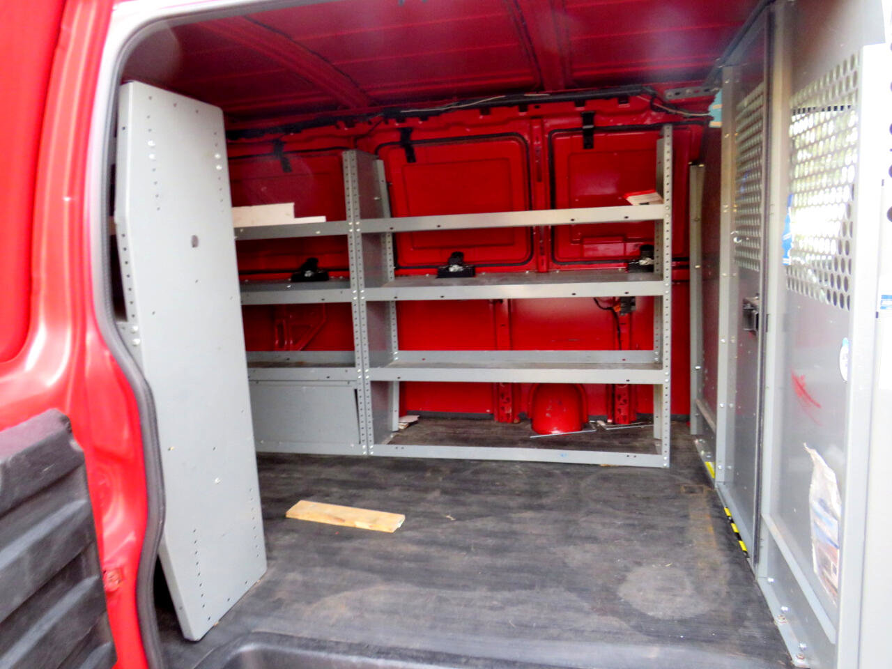 Used 2009 Chevrolet Express 2500 image 32