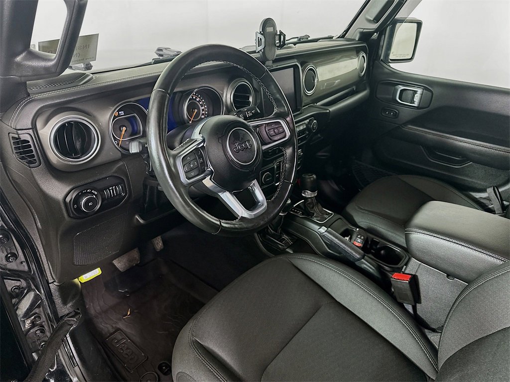 Used 2022 Jeep Wrangler Unlimited Sahara w/ Cold Weather Group image 30