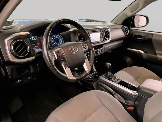 Used 2019 Toyota Tacoma SR5 AWD/4WD image 13