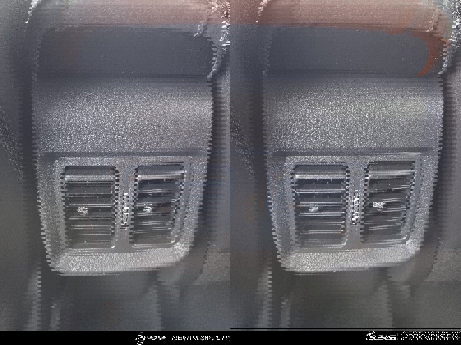 Used 2021 Toyota Venza XLE image 28