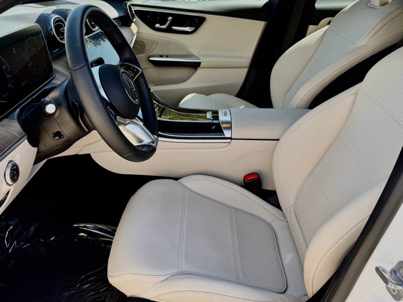 Used 2024 Mercedes-Benz C 300 Sedan image 27