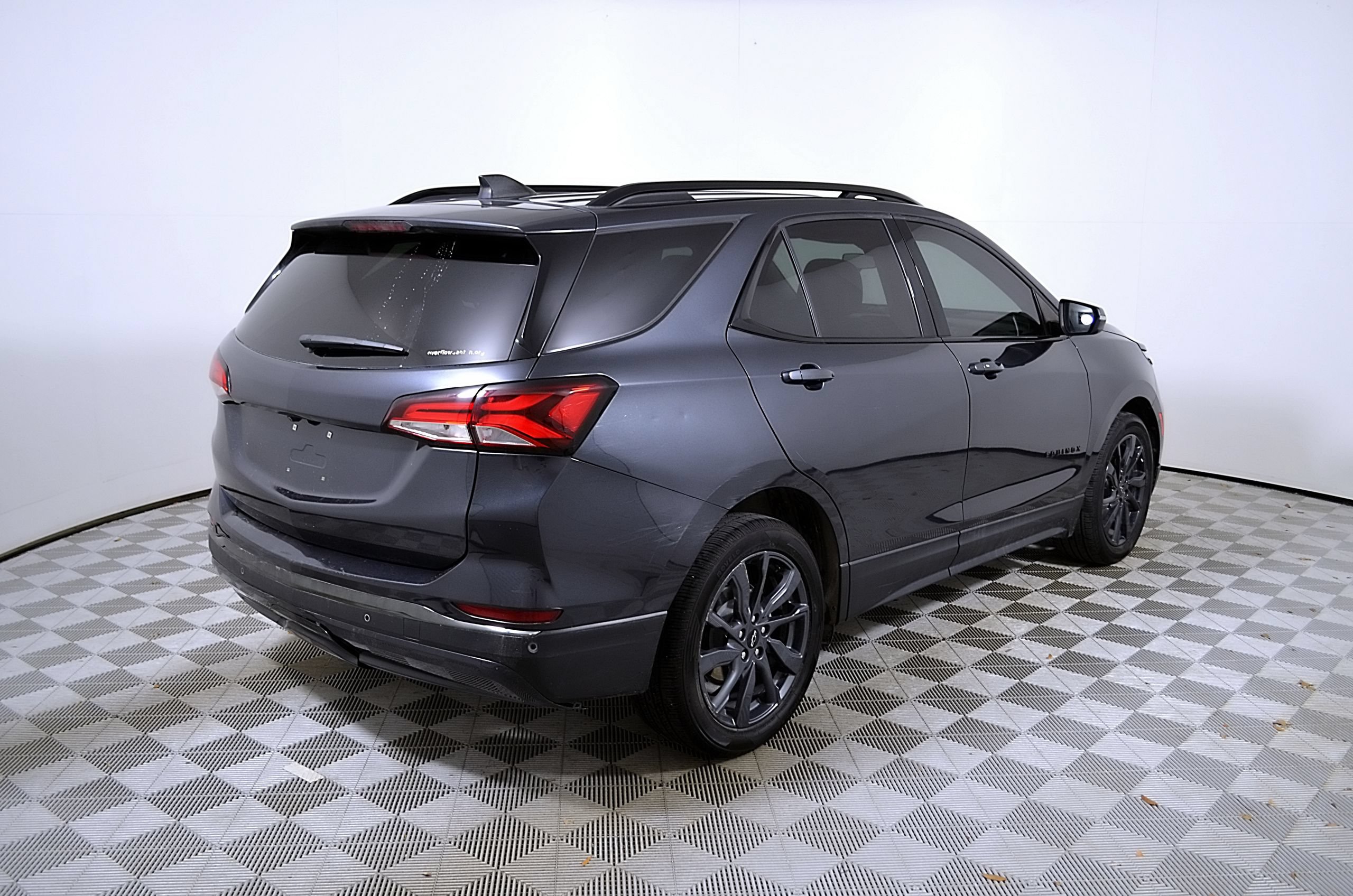 Used 2022 Chevrolet Equinox RS w/ Infotainment Package FWD image 7