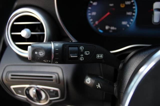 Used 2020 Mercedes-Benz GLC 300 4MATIC image 7
