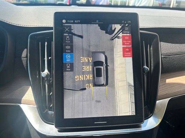 Certified 2025 Volvo XC90 B5 Plus AWD/4WD image 25