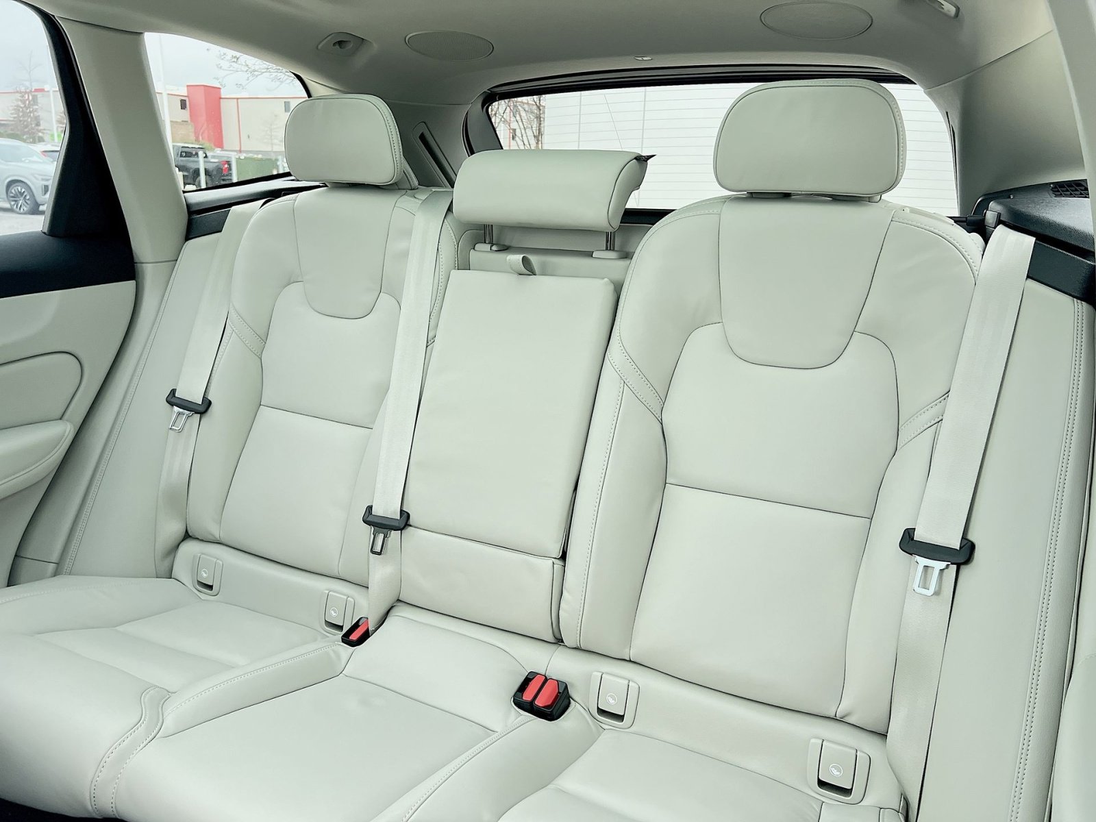 New 2026 Volvo XC60 B5 Ultra w/ Protection Package Premier image 24