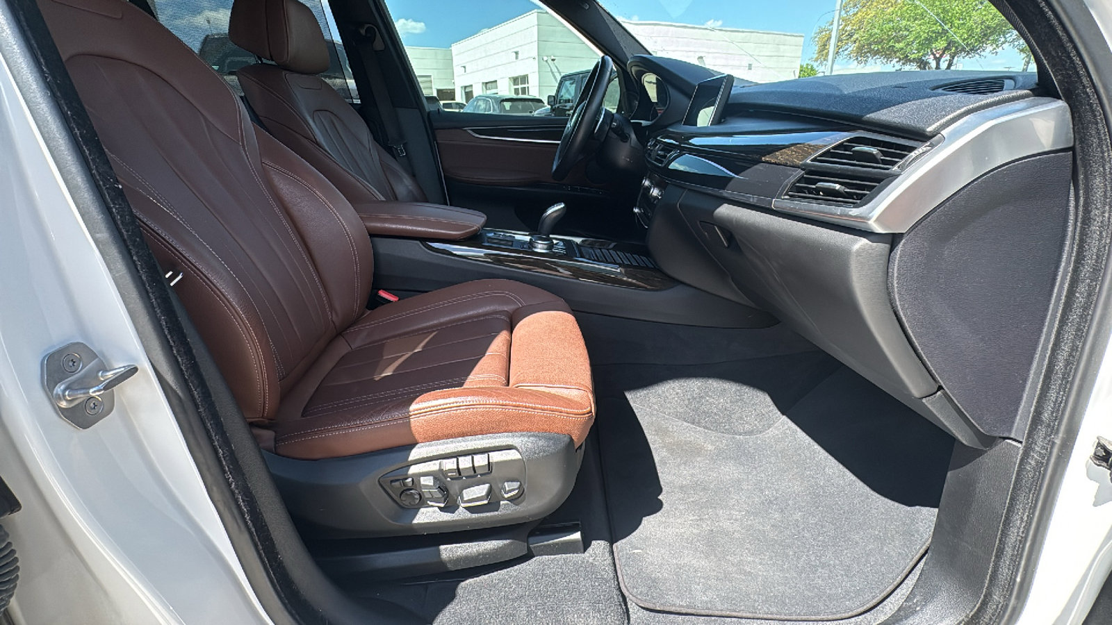 Used 2018 BMW X5 xDrive50i AWD/4WD image 27
