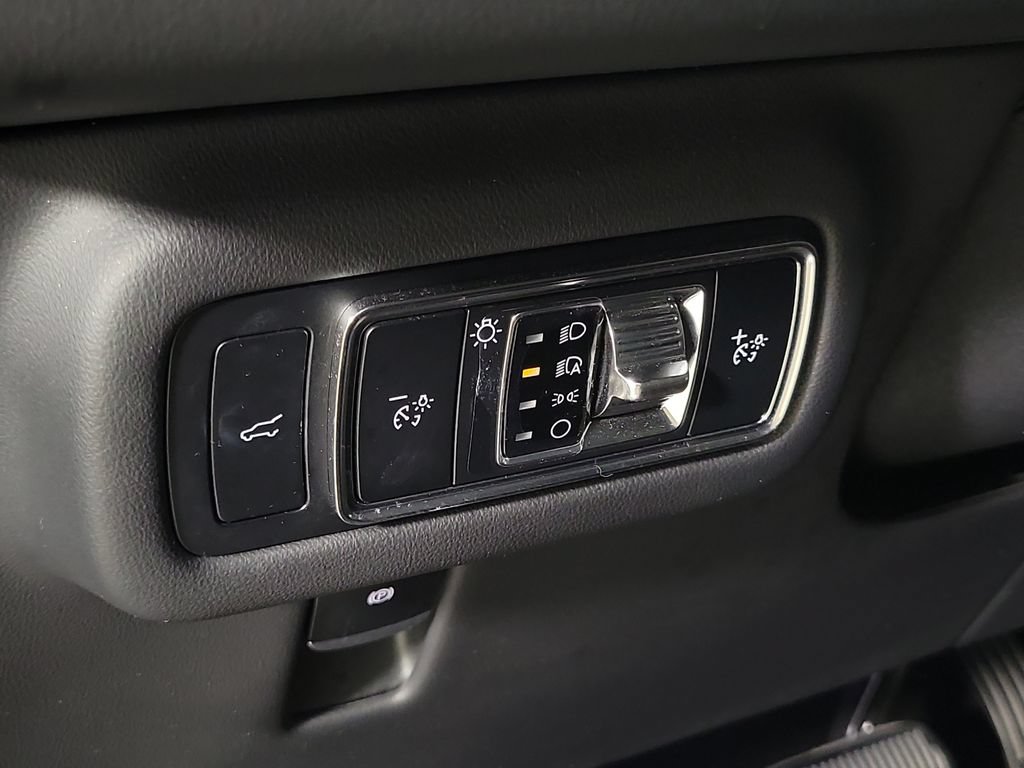 Certified 2024 Lincoln Nautilus Premier w/ Jet Appearance Package AWD/4WD image 21