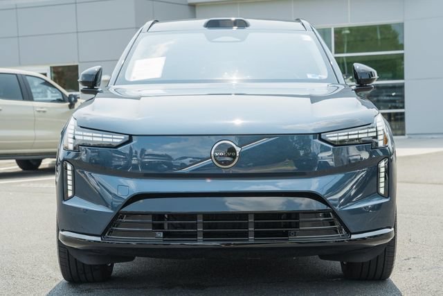 Certified 2025 Volvo EX90 Ultra AWD/4WD image 2