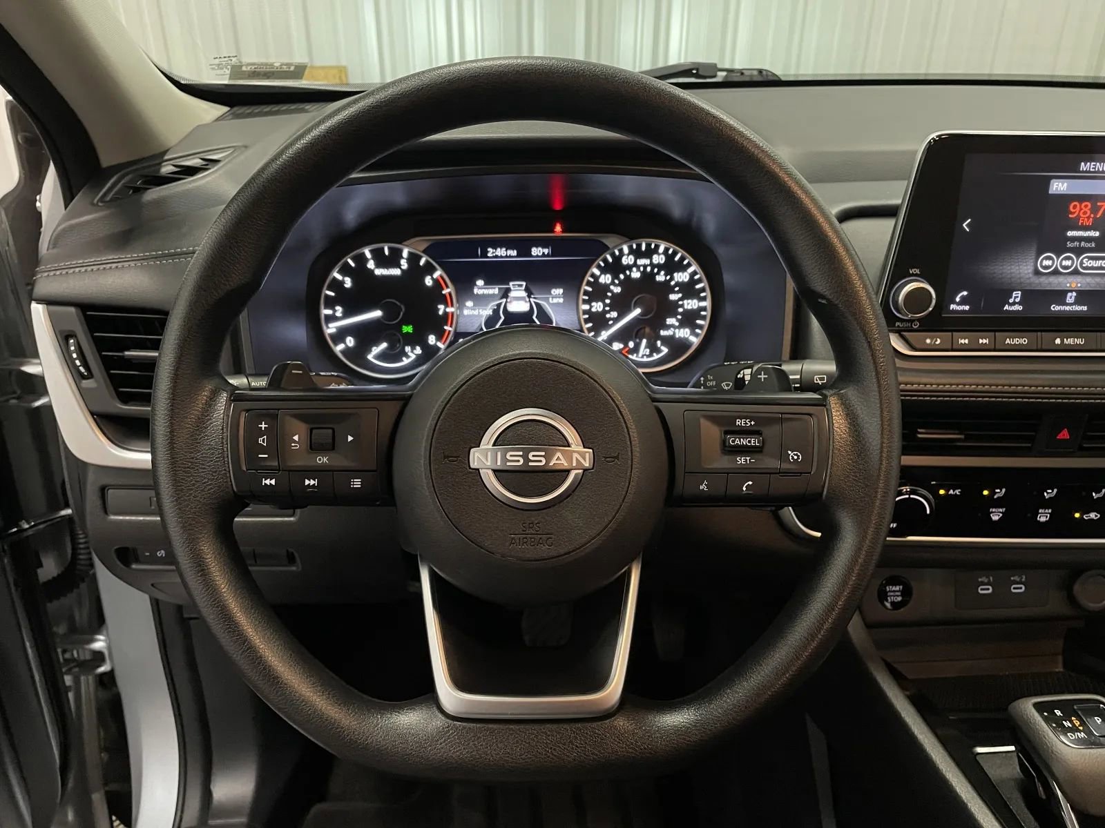 Used 2024 Nissan Rogue S FWD image 17