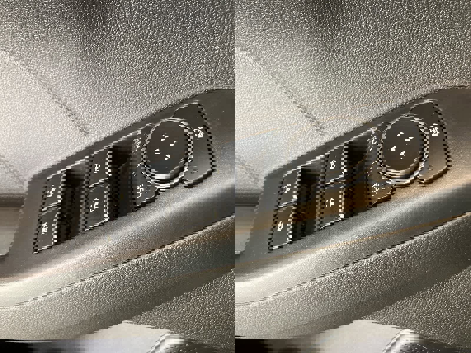 Used 2024 Ford Escape Platinum image 12