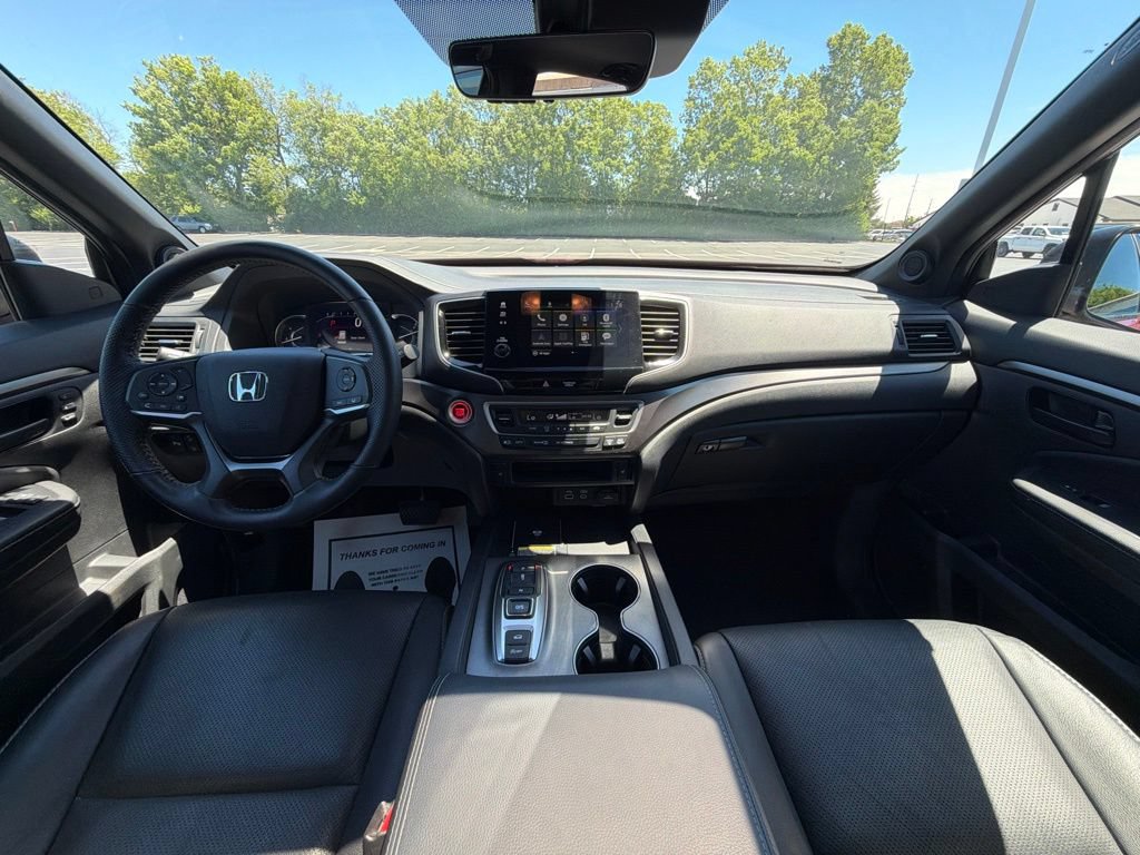Certified 2025 Honda Passport EX-L image 12